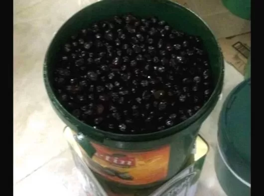 Piyasadan Uygun Taze Usulüne Uygun Zeytin ve Zeytinyağı