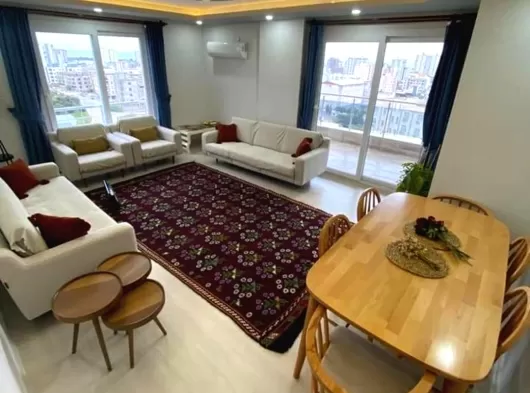 Erdemli ilçesinde Alata Mahallesi Sahil Bölgesinde Satılık Daire