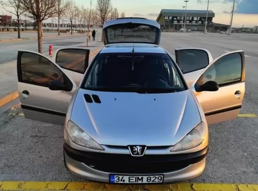 Peugeot 206 1.4 XR 2001 Model 184.000 KM