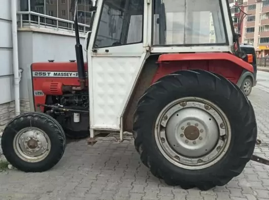 Massey Ferguson Traktör
