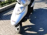 Kiralık Kuba Raden Scooter Motosiklet