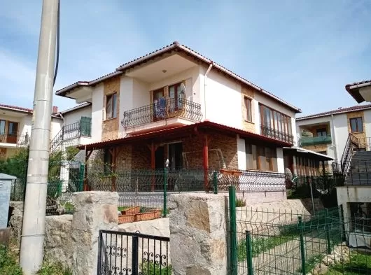 Gökçeada Kuzulimanında Satılık 2+1 Bahçeli Manzaralı Daire