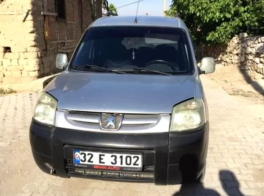 2005 pegouet partner 1.9