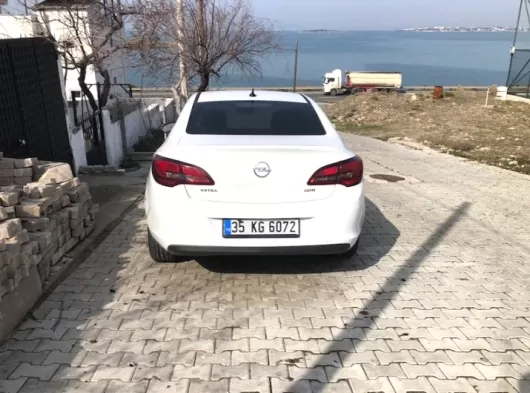 MEMURDAN TEMİZ OPEL ASTRA