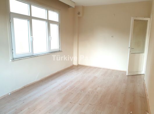 Tuzla Sahilde 2+1 Aidatsız Ara Kat Daire Naci Avcı dan