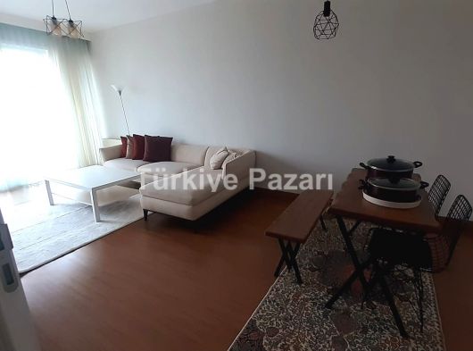 Göl Panorama Sitesinde Balkonlu Gömme Dolaplı Satılık 2+1