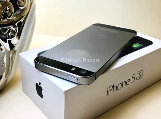 TR 7 AY GARANTİLİ SATILIK İPHONE 11 128GB KIRMIZI RENK