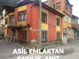 Anıt mahallesinde müstakil 2 katlı Ev