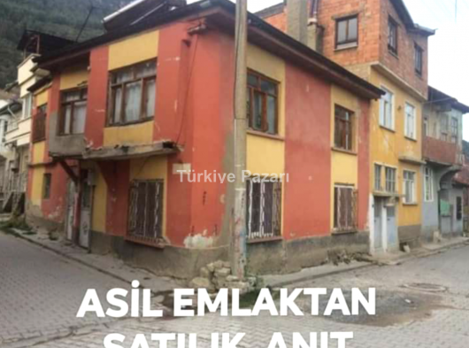 Anıt mahallesinde müstakil 2 katlı Ev