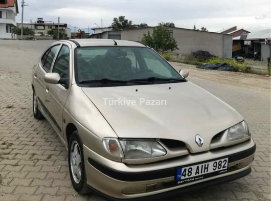 İhtiyaçtan satılık temiz Hyundai Accent