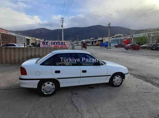 Safkan Benzinli Opel Astra 1998