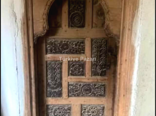 Tavas Kızılcabölük'de Satılık Müstakil Kerpiç Ev