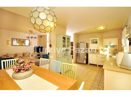 İzmir Çeşmede özel havuzlu lüks kiralık villa