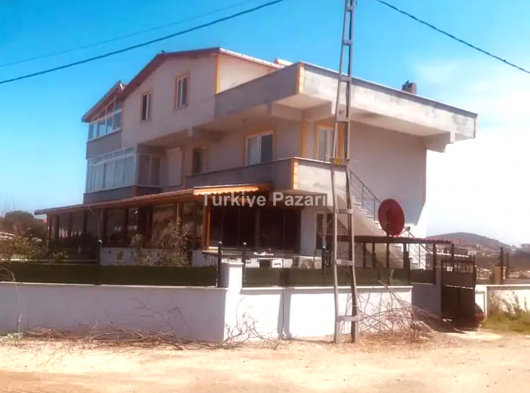 Avşa adasında Denize 100 m mesafede satılık dubleks 3+1 ev