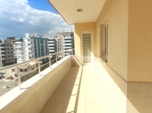 AKDENİZ MAHALLESİ'NDE BULUNAN 3+1 DAİREMİZ KİRALIK 