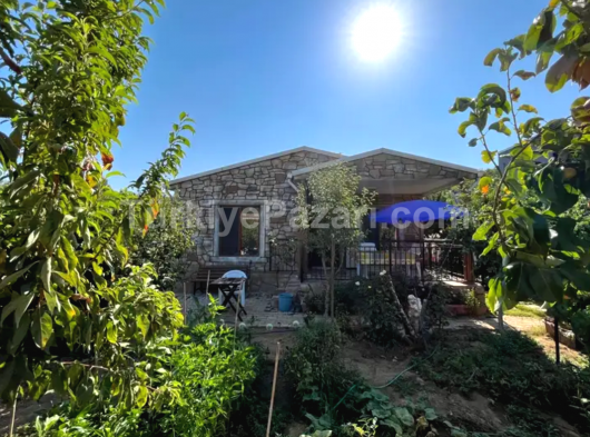 Çakaltepe'de 500 M2 Bahçe içinde yapı kayıt belgeli Satilik müstakil ev