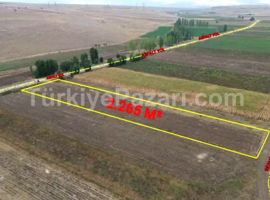 AKÖREN GÖLETİNE ÇOK YAKIN YANINDA BAHÇE EVİ VAR