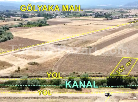 AKÖREN GÖLETİNE ÇOK YAKIN YANINDA BAHÇE EVİ VAR