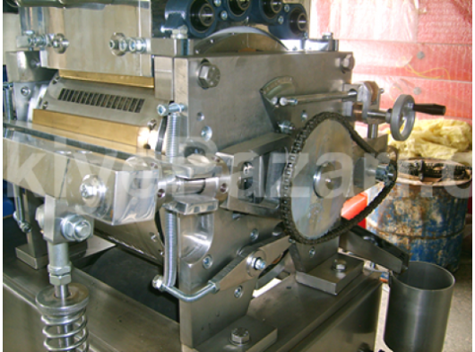 T.TO.R -145 FULL OTOMATİK KÜP ŞEKER MAKİNASI