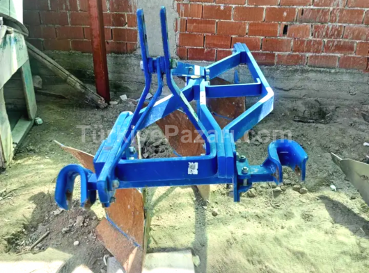 Satılık 3'lü 14 numara ünlü marka pulluk 