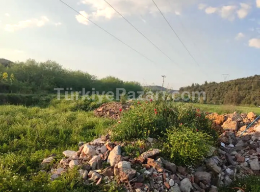 BODRUM KEMER MAH 800 M2 MÜSTAKİL TEK TAPULU KÖY ALTINDA YOL ÜZERİ ELEKTRİK VE SUYA ULAŞIM YAKINDIR