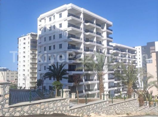 MERSİN ERDEMLİ KÖSBUCAĞI'NDA EV YAPIMINA UYGUN ASFALT YOLA CEPHELİ ARAZİ