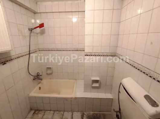 BURSA YILDIRIM KURTOĞLU MAHALLESİ'NDE ASANSÖRLÜ 110 M² SATILIK 3+1 ARAKAT DAİRE