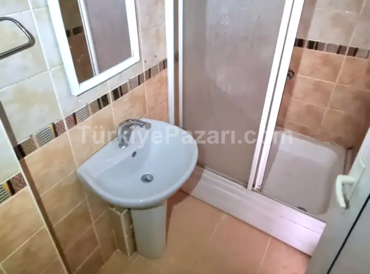 ELMASBAHÇELER'DE GÖKDERE METRO İSTASYONU'NA YÜRÜME MESAFESİNDE 2+1 SATILIK KREDİYE UYGUN DAİRE