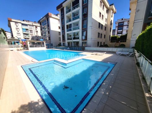 Tuzlada Yeni Nesil Garajlı Güvenlikli Havuzlu 1+1 Naci Avcı dan