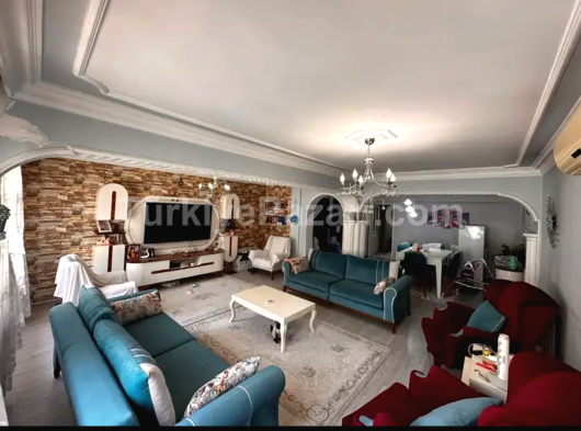 BURSA GAZCILAR CADDESİNDE 2+1 NET 100M2 BAKIMLI GENİŞ SATILIK DAİRE