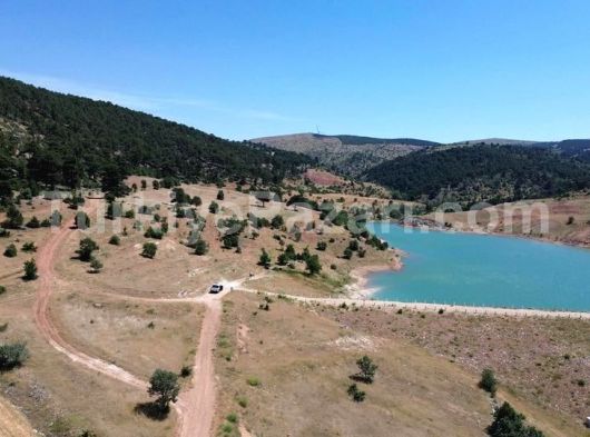 BELEKLER GÖLÜ MANZARALI SATILIK MÜSTAKİL TARLA