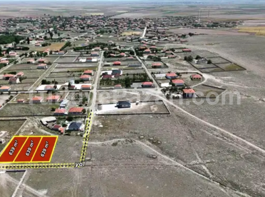 AKÖREN GÖLETİNE ÇOK YAKIN YANINDA BAHÇE EVİ VAR