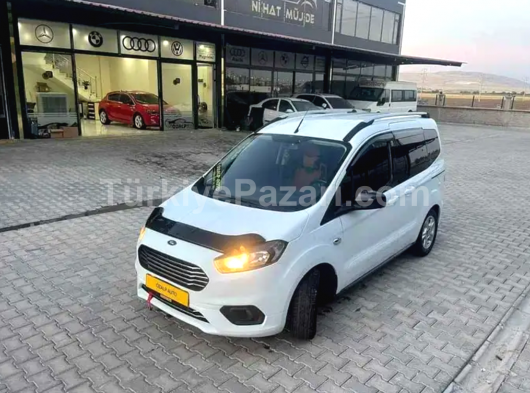 Sahibinden Çok Temiz 2017 Model Ford Coriuer 1.5 Trend Paket Kameralı Ful Aksesuarli Uygun Fiyata