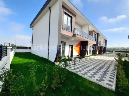 MÜSTAKİL BAHÇE + HAVUZ + HAMAM + YERDEN ISITMA DENİZE YAKIN 3+1 VİLLALAR