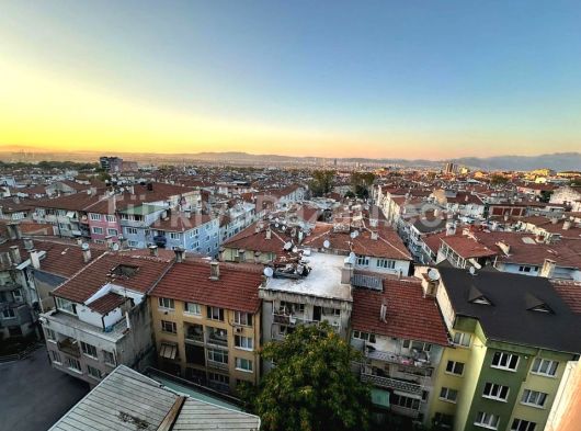 ALTIPARMAK ANA CADDE ÜZERİNDE FULL EŞYALI KREDİYE UYGUN 160 M2 ARA KAT SATILIK DAİRE