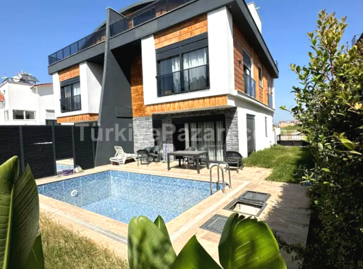 SUVARİ PLUS GAYRİMENKUL DEN VARSAK AYDOĞMUŞ MAHALLESİN DE ÇOK ACİL SATILIK 3+1