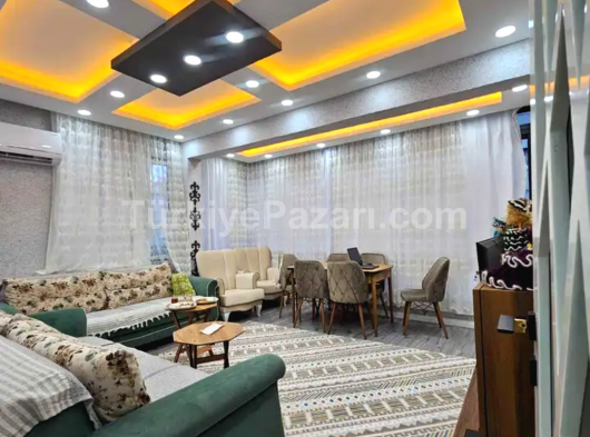 ÜÇGEN MAHALLESİ TRAMVAYA DİBİNDE 3+1 5/2.KAT ASANSÖRLÜ ULTRA LÜX YENİ