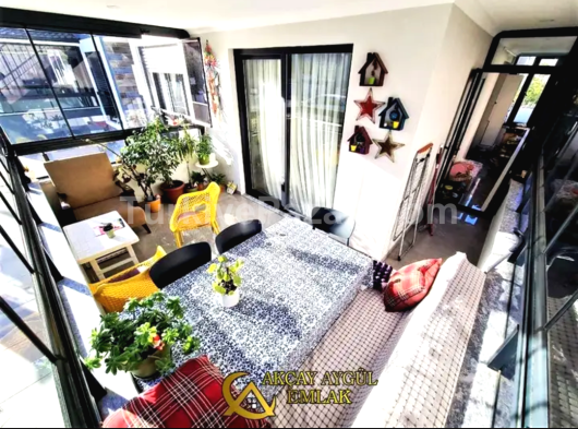 AYGÜLDEN EDREMİT ZEYTİNLİ BEYOBA'DA ŞAHANE TASARIMI İLE MUHTEŞEM KÖRFEZ MANZARALI 3+1 SATILIK VİLLA