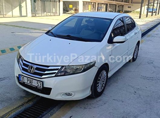 2009 MODEL OTOMATİK VİTES HONDA CİTY BENZİN LPG Lİ DEĞİŞEN YOK ETEKLERİNDE LOKAL BOYALAR VAR