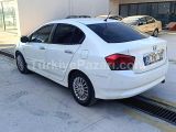 2009 MODEL OTOMATİK VİTES HONDA CİTY BENZİN LPG Lİ DEĞİŞEN YOK ETEKLERİNDE LOKAL BOYALAR VAR