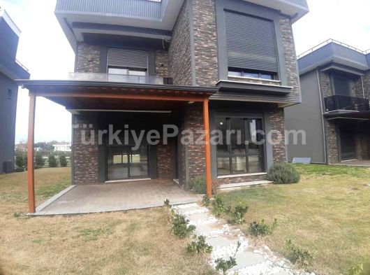GÖMEÇ ÇAM SOKAKTA MUHTEŞEM 3+1 SATILIK DAİRE