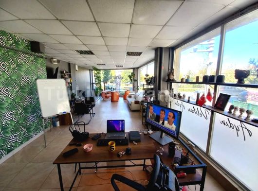 ESKİŞEHİR İSMET İNÖNÜ 2 BLV CD ÜZERİNDE 200 M2 KİRALIK İŞYERİ