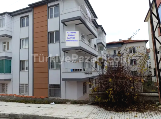 Çorum Merkez Eskiekin Köyünde Güzel Evli ve Garajlı Bağ