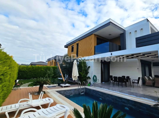 Soğucakta 4+1 villa