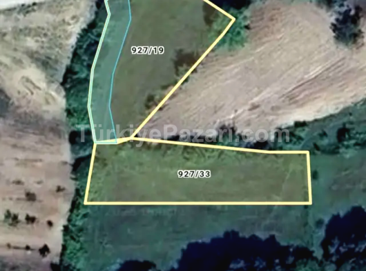 743 m2 %40 imarlı arsa Sakarya Kaynarca elektrik su başında resmi yolu var mükemmel konumda