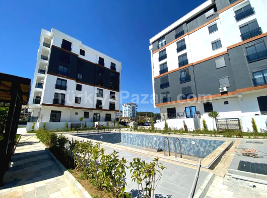 2+1 LÜKS SİTE İÇİ HAVUZLU EBV. BANYOLU KİRALIK DAİRE