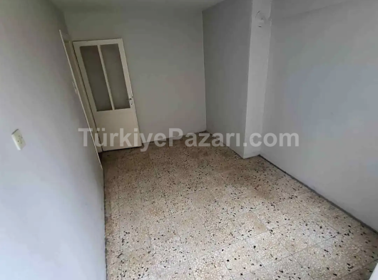 MANİSA 50.YİL MAHALLESİ 1+1 65M2 YÜKSEK ZEMİN 5 YİLLİK