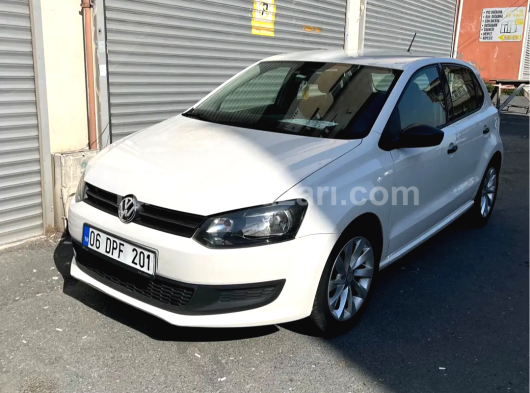 2013 VOLKSWAGEN POLO