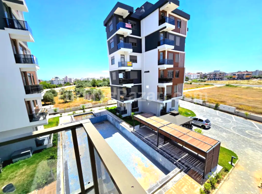 Kepez Varsak Demirel'de kiralık 2+1 havuzlu amerikan mutfak