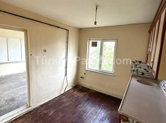 BELEDİYE CİVARI DEPOZİTOSUZ ABONELİKLERİ AÇIK EŞYALI 1+1 APART